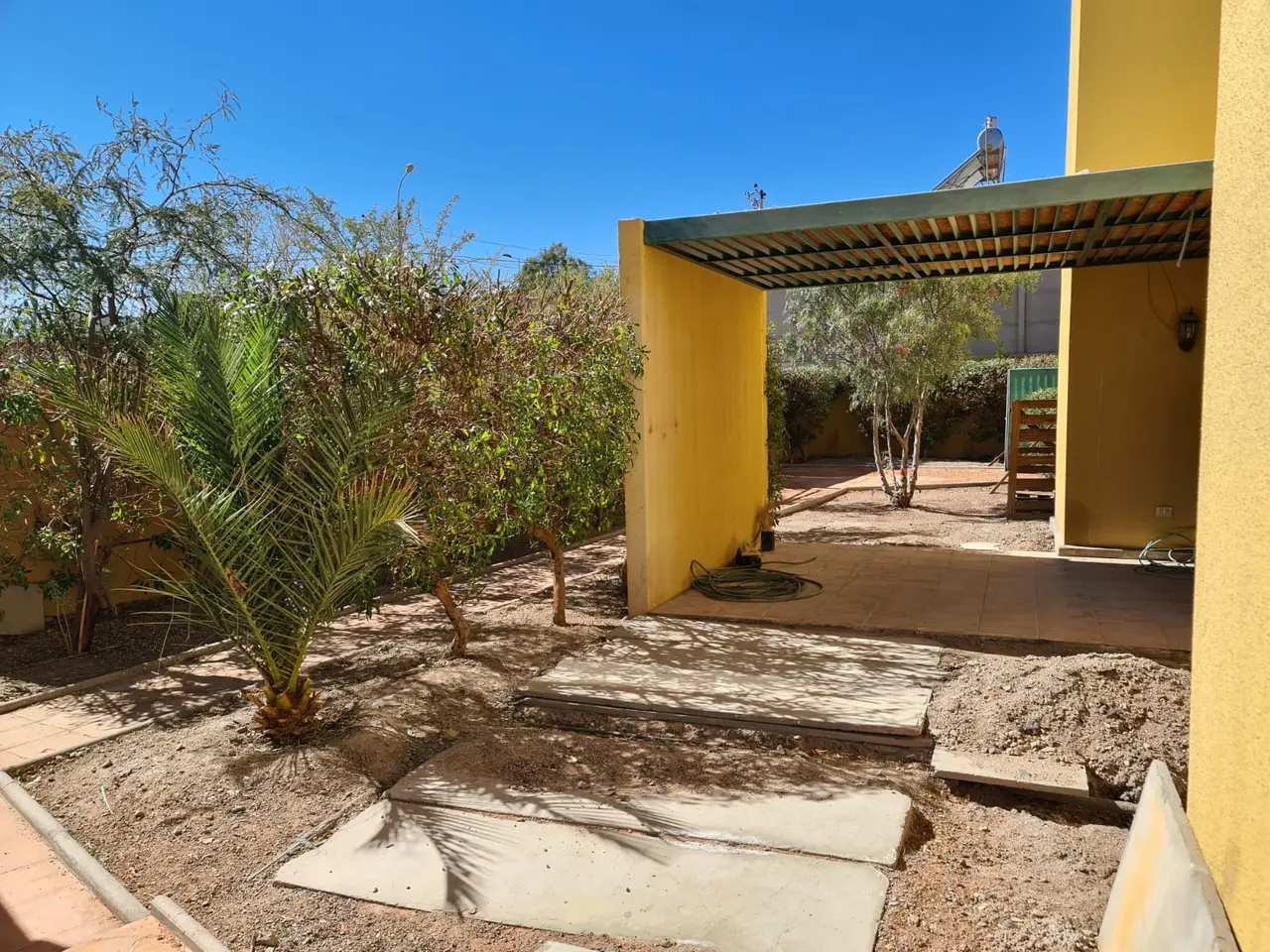 Patio con pérgola